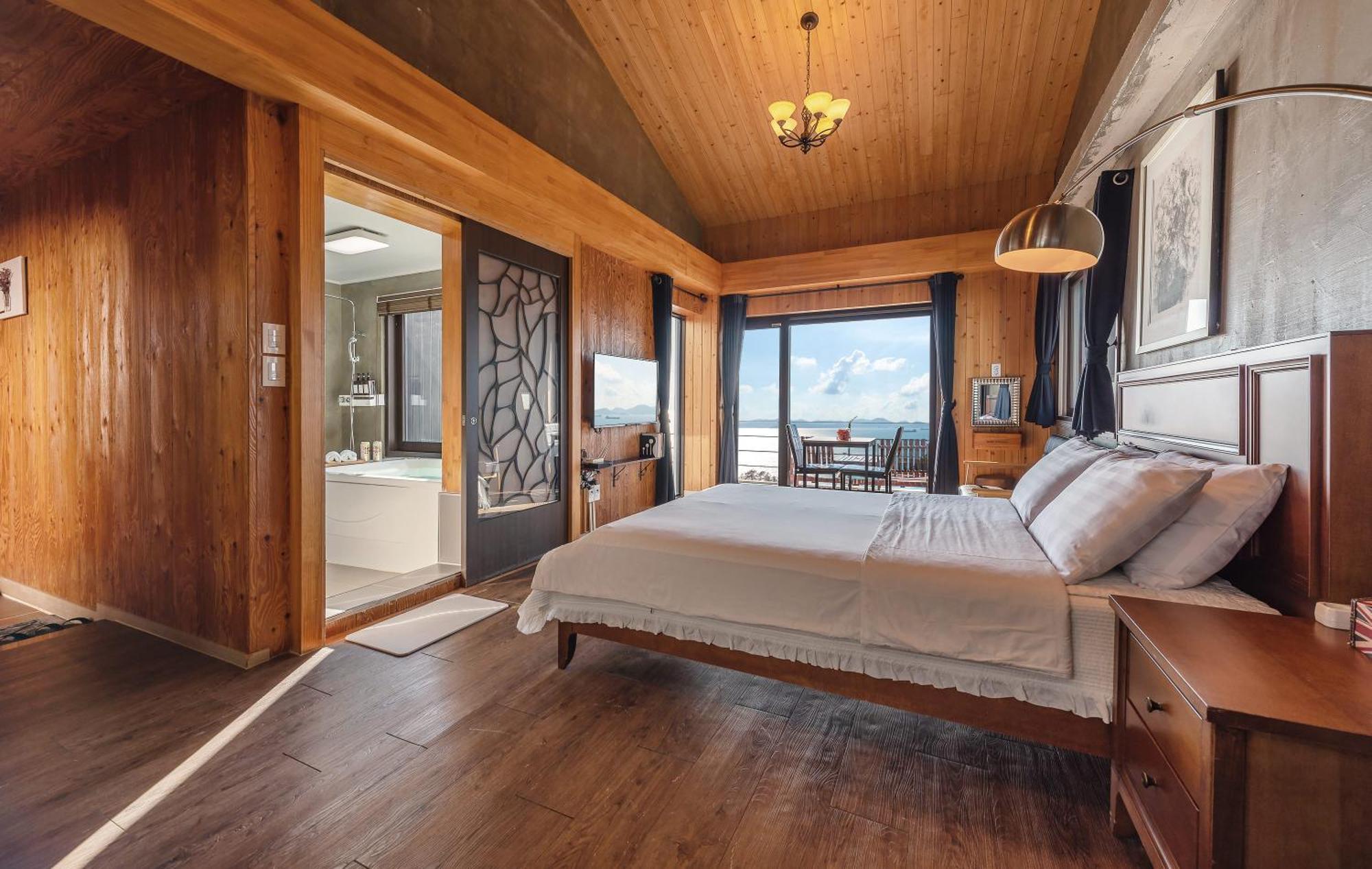 Whales Dream Pensión Namhae Habitación foto