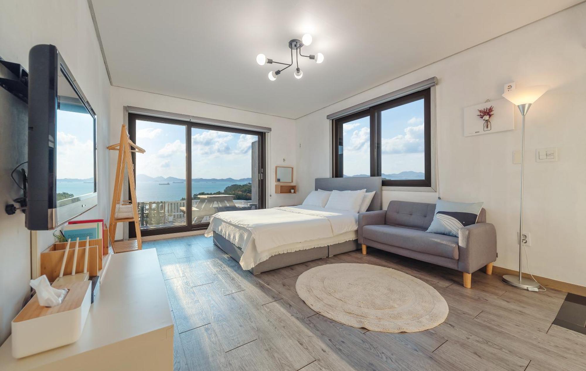 Whales Dream Pensión Namhae Habitación foto