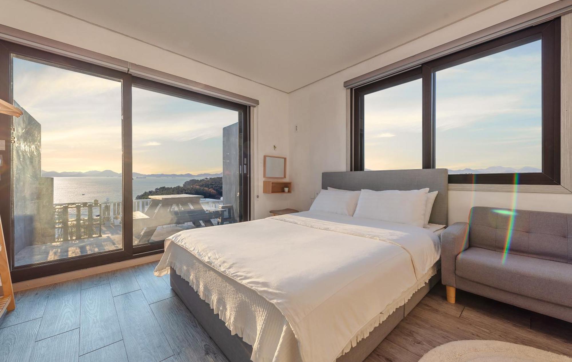 Whales Dream Pensión Namhae Habitación foto