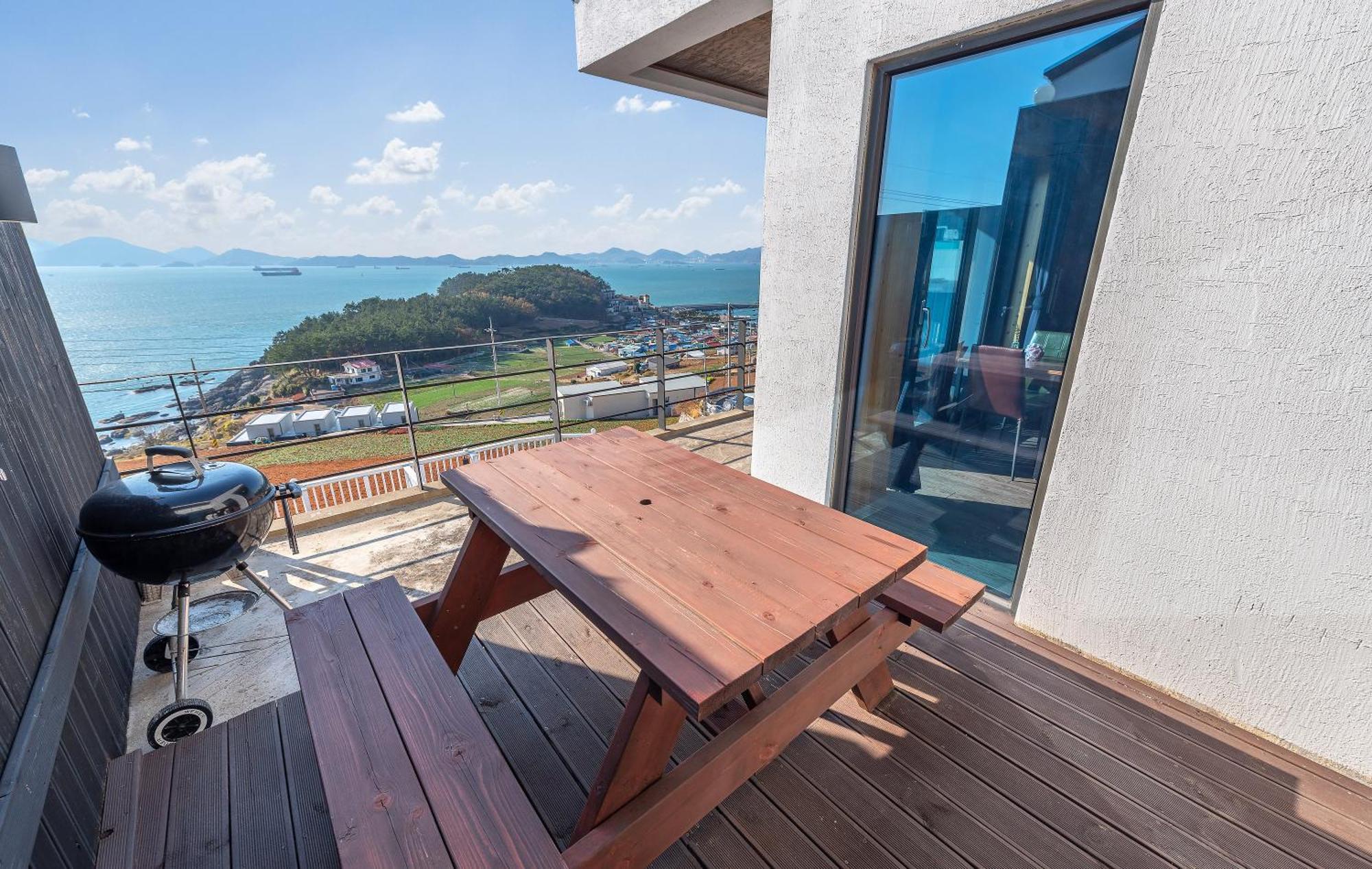 Whales Dream Pensión Namhae Habitación foto