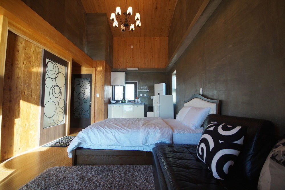 Whales Dream Pensión Namhae Exterior foto
